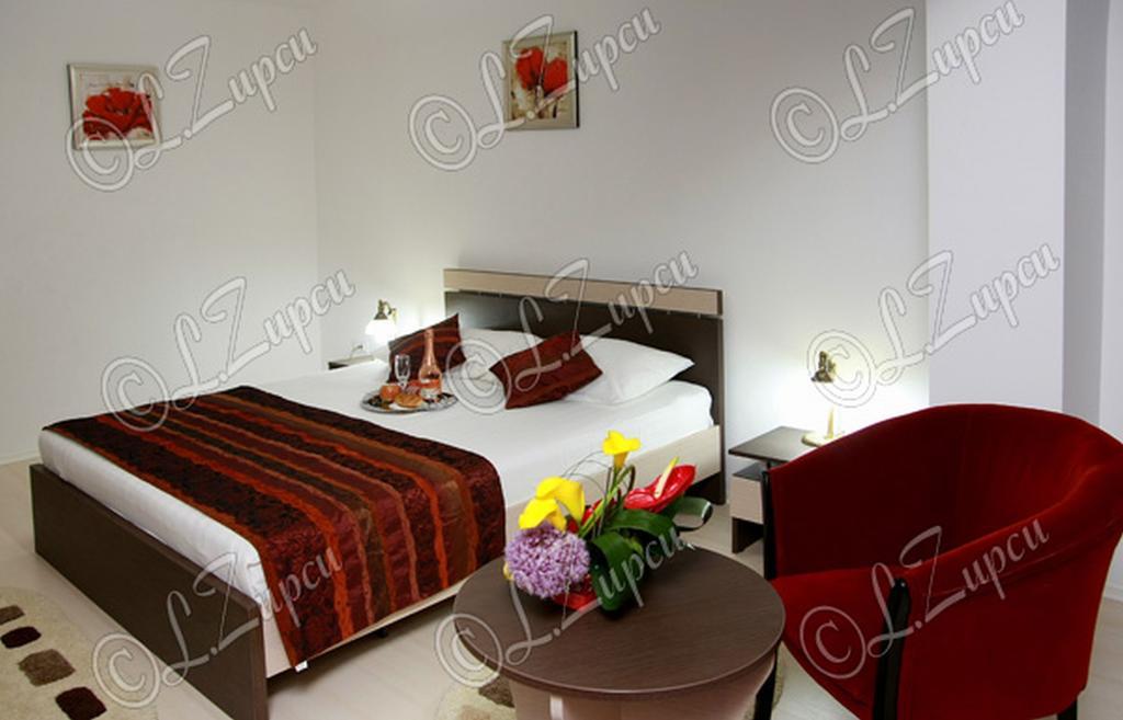 Hotel Royal 2 Urziceni Room photo