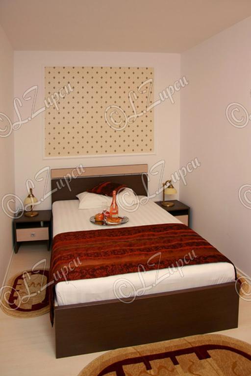 Hotel Royal 2 Urziceni Room photo